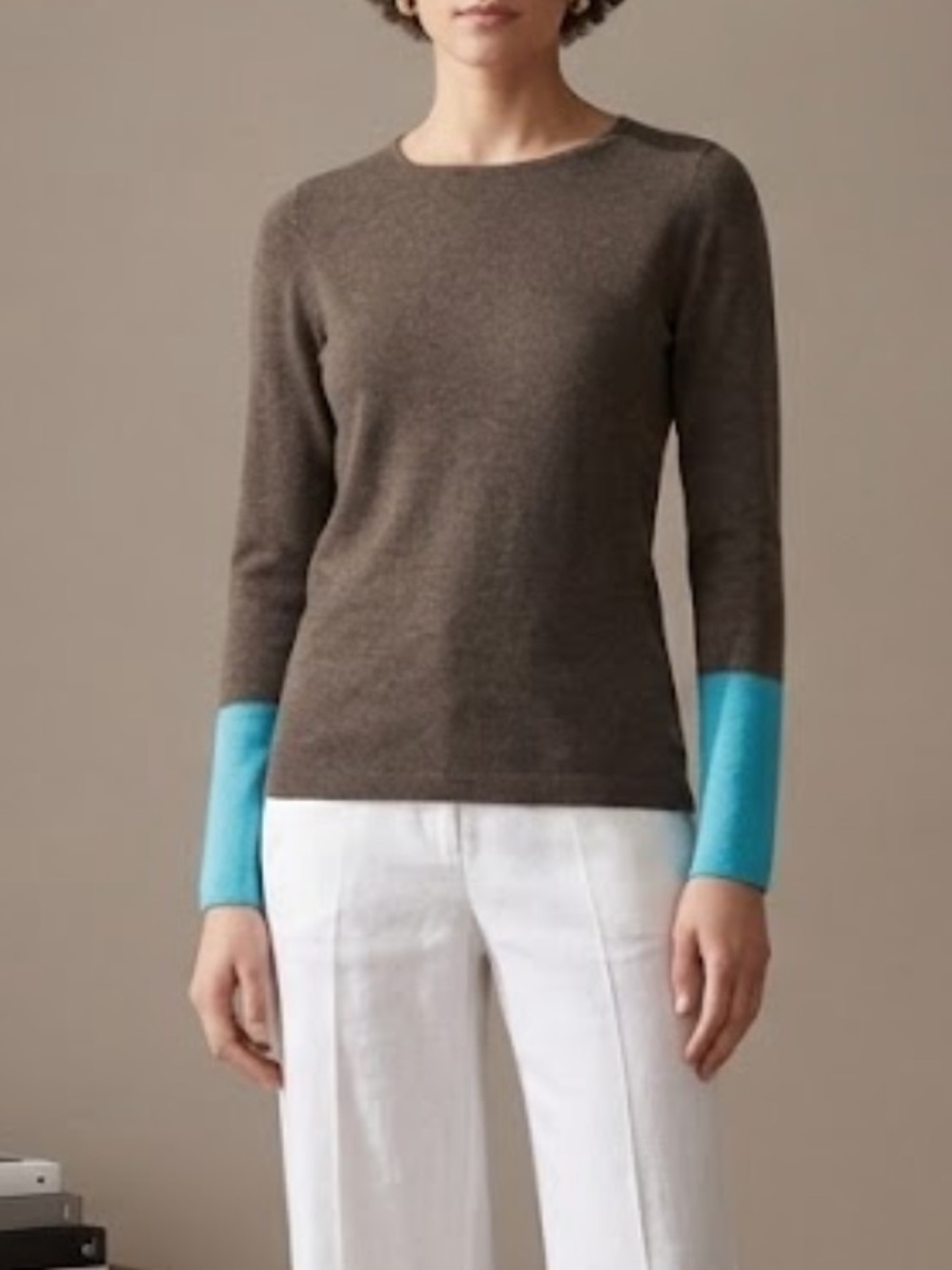 Akris Punto Brown Merino Wool Long Sleeve Sweater with Turquoise Cuffs size 6